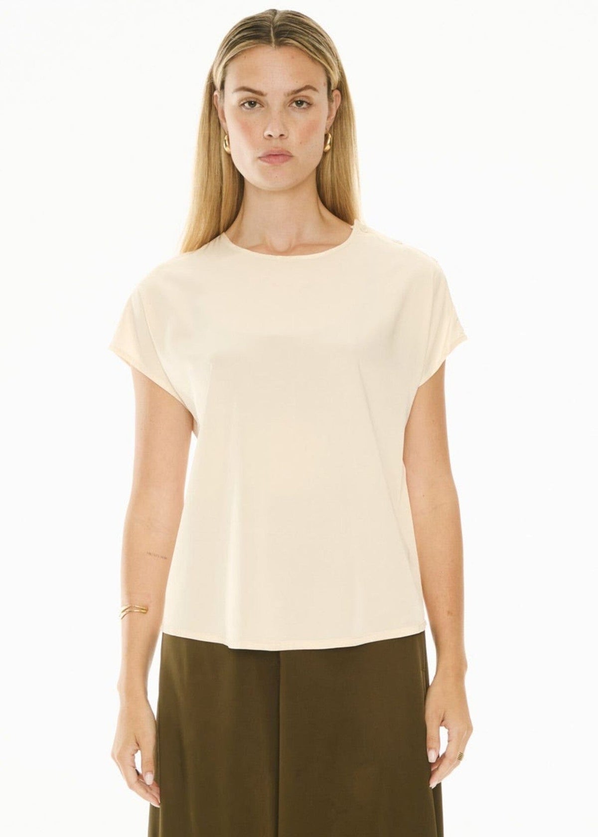 POL Rune Tee - Pebble Tee - Zabecca Living