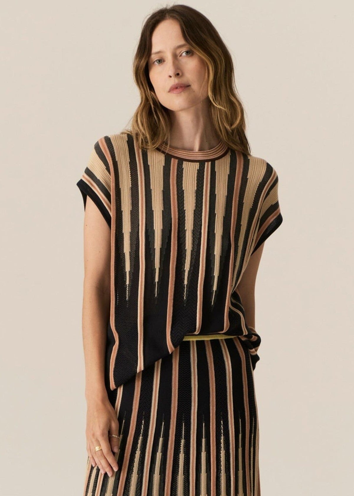 POL Tedd Knit Tee -Ink/Camel Tee - Zabecca Living