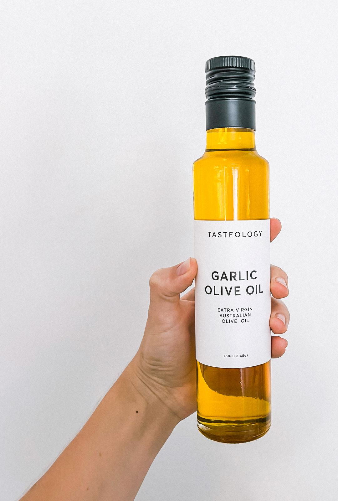 TASTEOLOGY Garlic Olive Oil FOOD - Zabecca Living