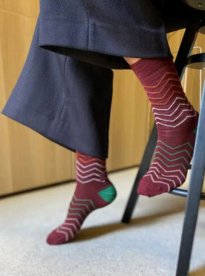 TIGHTOLOGY Waves Merino Wool Socks - Burgundy Socks - Zabecca Living