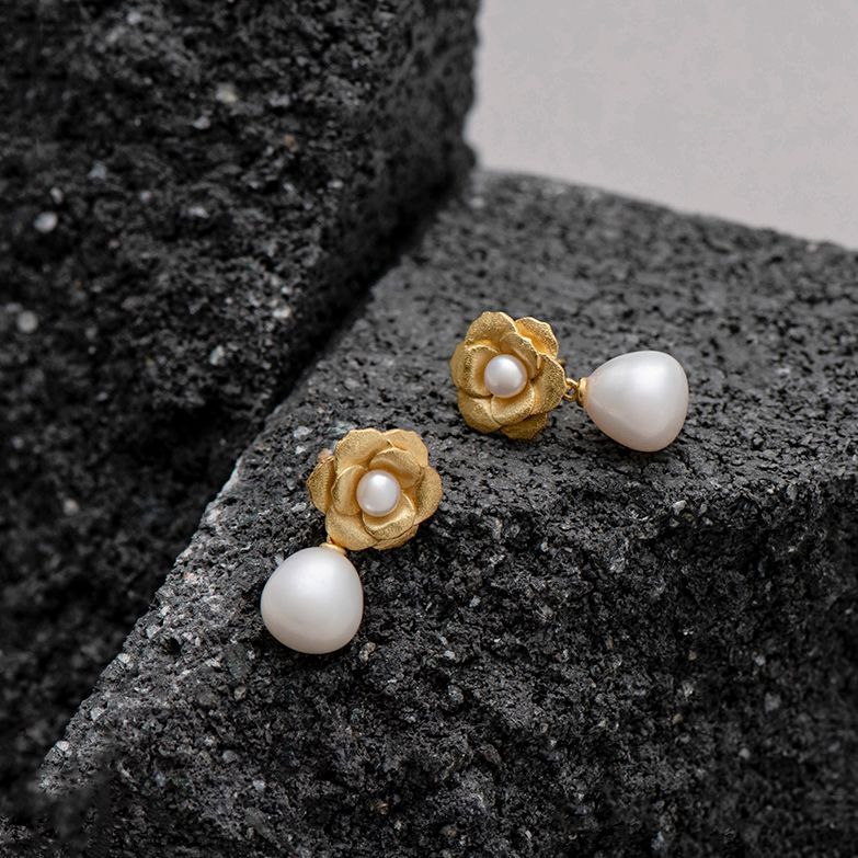 YiSu DESIGN Flower Stud Drop Earrings Earrings - Zabecca Living