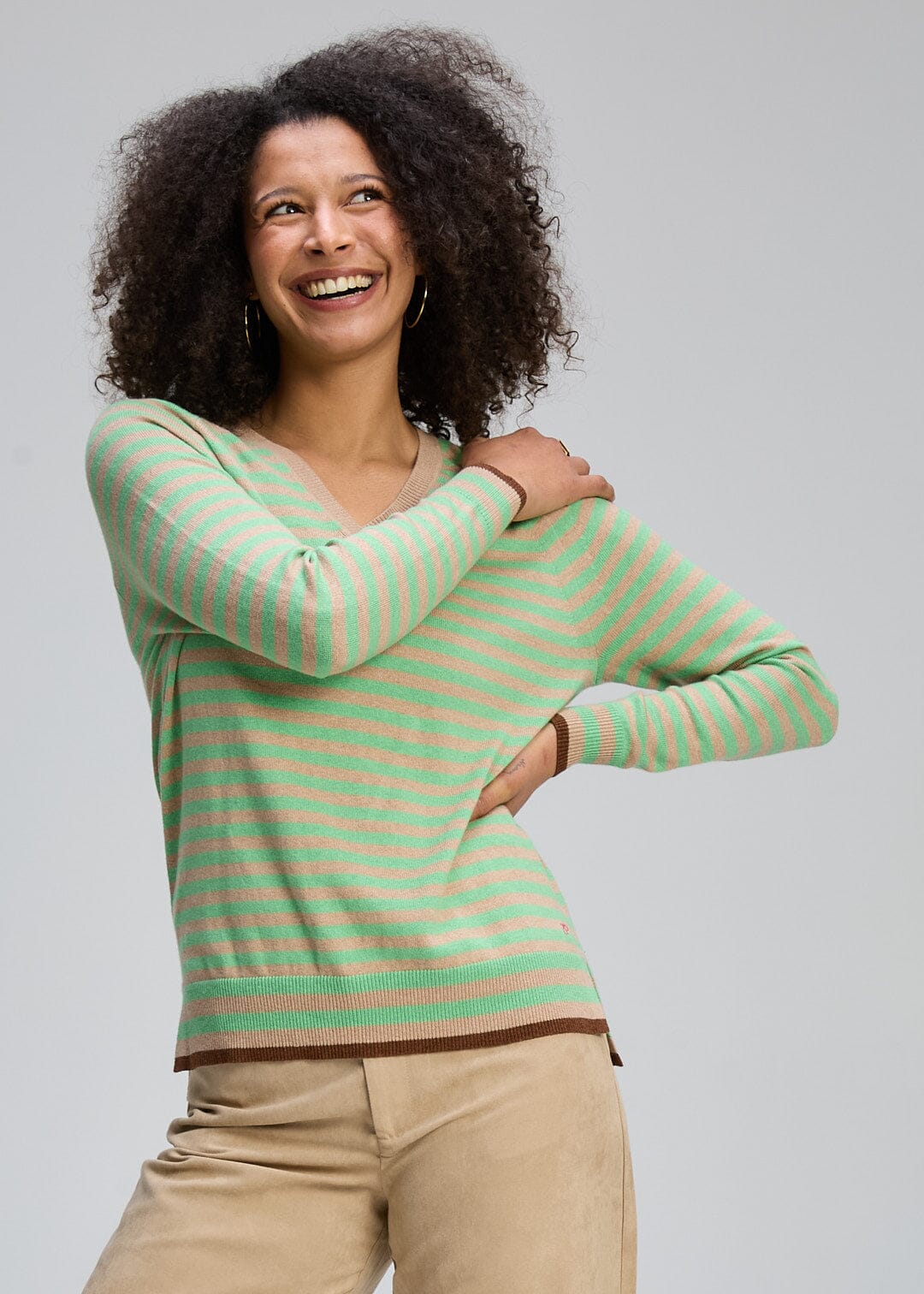 ZAKET &amp; PLOVER Stripe V Essential - Oat Jumpers + Knitwear - Zabecca Living