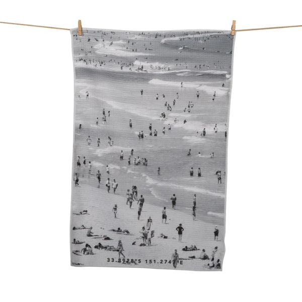 DESTINATION LABEL Tea Towel - Beach Scene Tea Towel TEA TOWEL - Zabecca Living