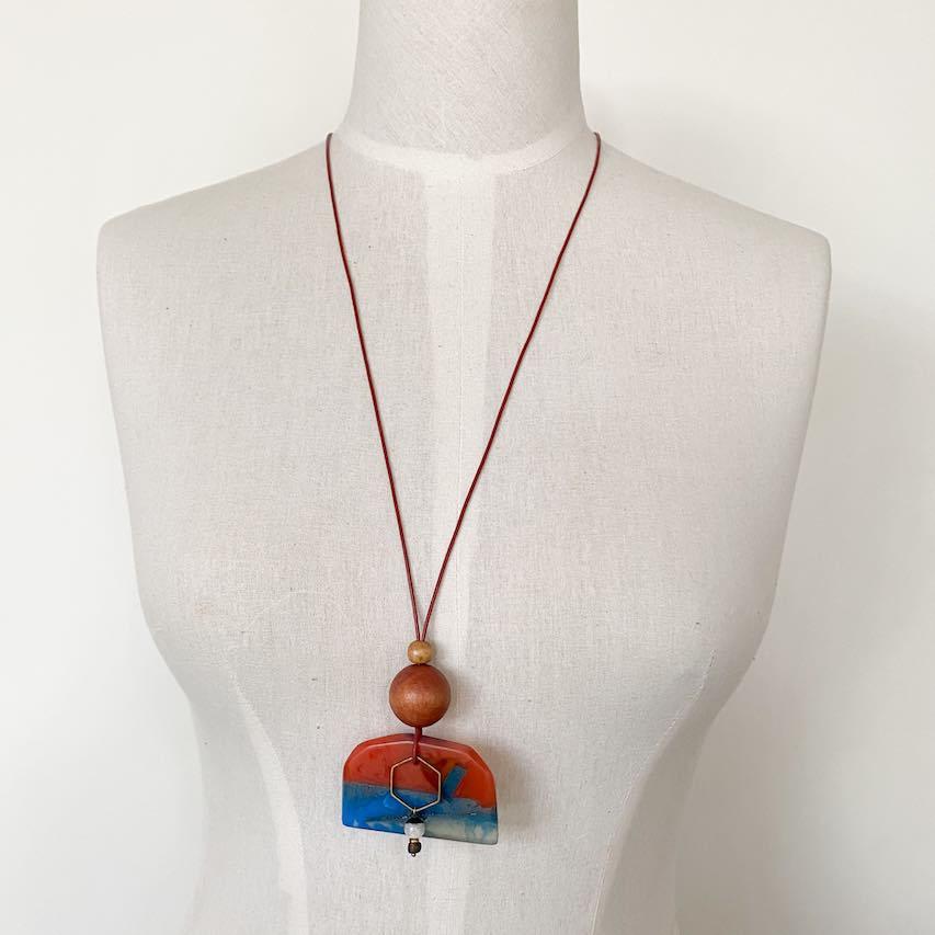 FARBE DESIGN Series 1 Resin Cluster Geometric Timber Necklace - Orange/Blue Necklace - Zabecca Living