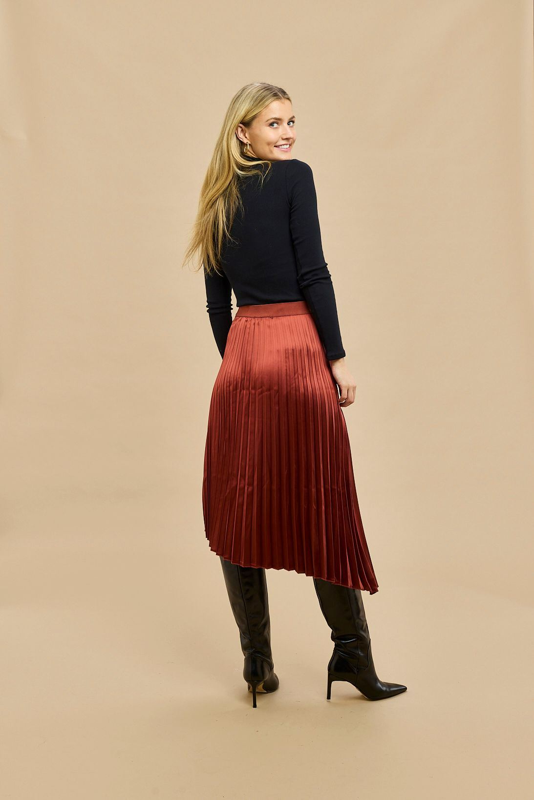 GYSETTE Leona Pleated Skirt - Peacan Skirt - Zabecca Living