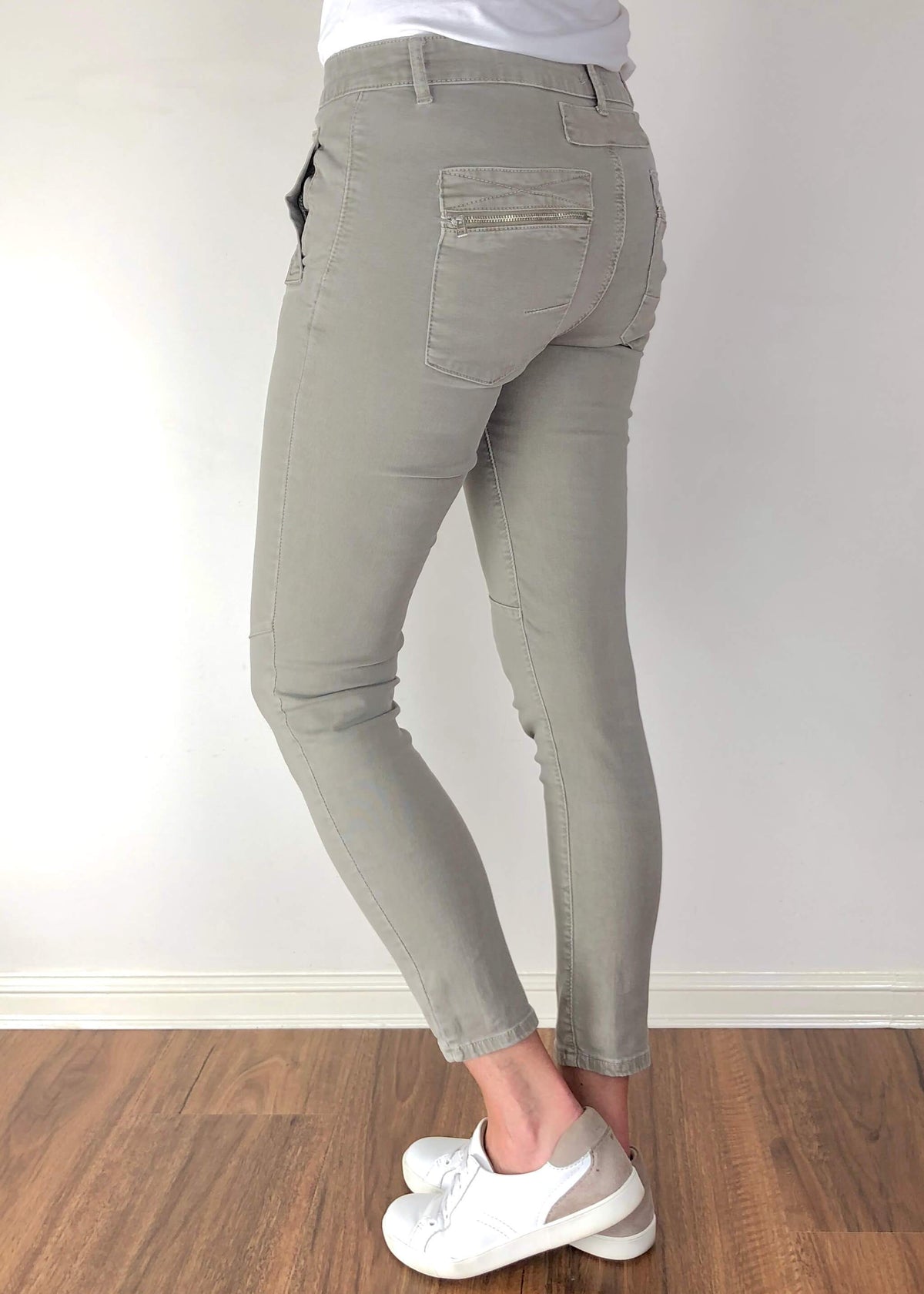 ITALIAN STAR Button Jeans - Beige JEANS - Zabecca Living