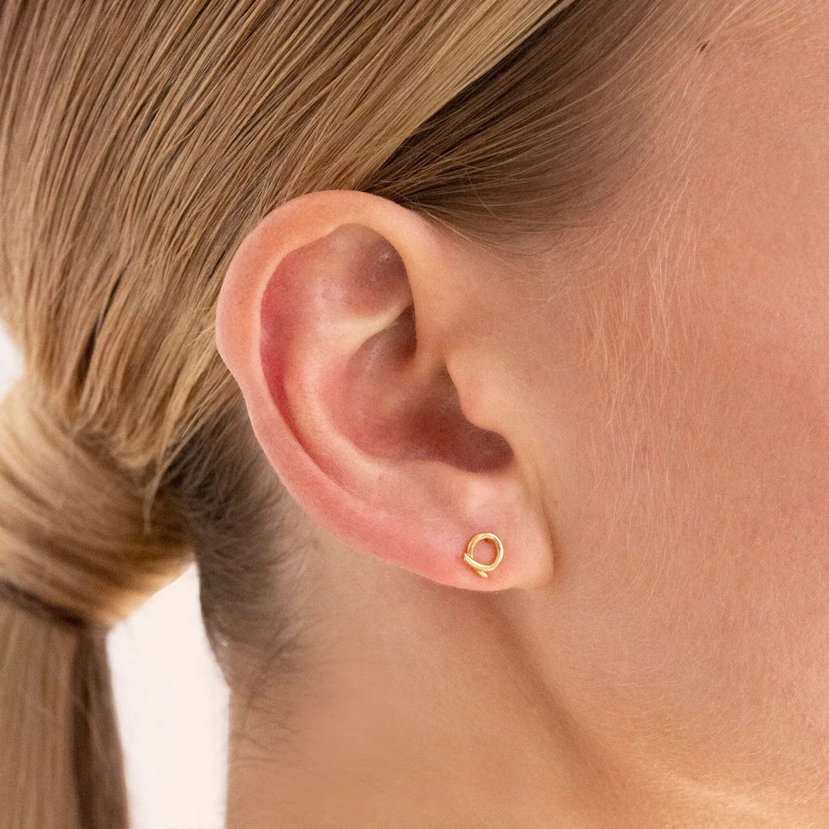 LINDA TAHIJA Loop Stud Earrings - Gold Plated Earrings - Zabecca Living