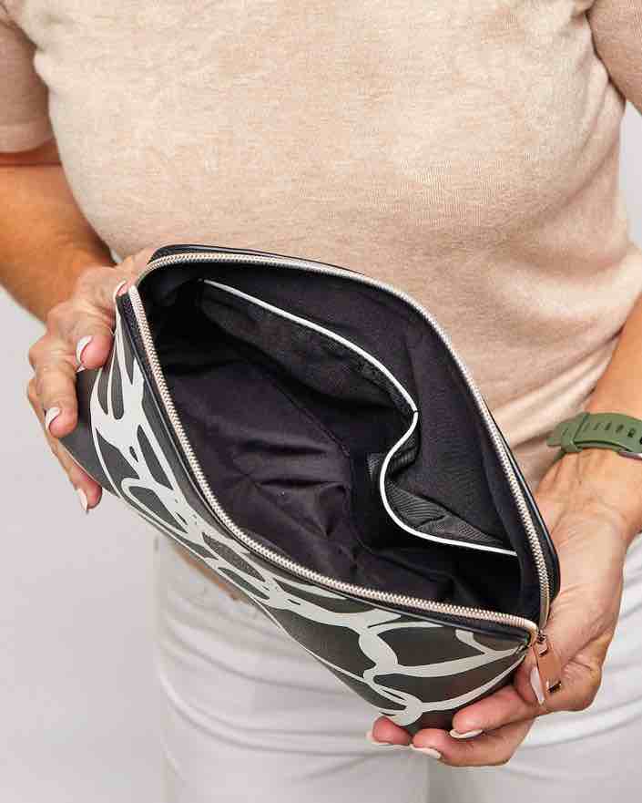 LOUENHIDE Bardot Swirl Case - Black COSMETIC PURSE - Zabecca Living