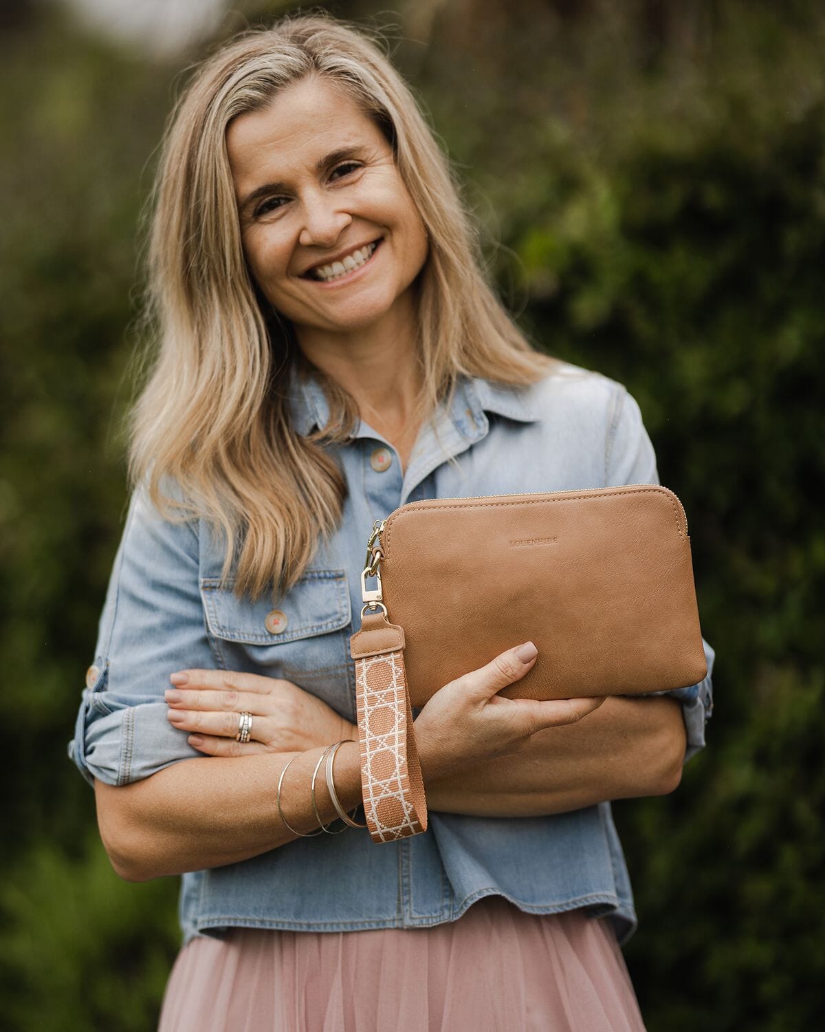 LOUENHIDE Mandy Clutch - Camel HANDBAG - Zabecca Living