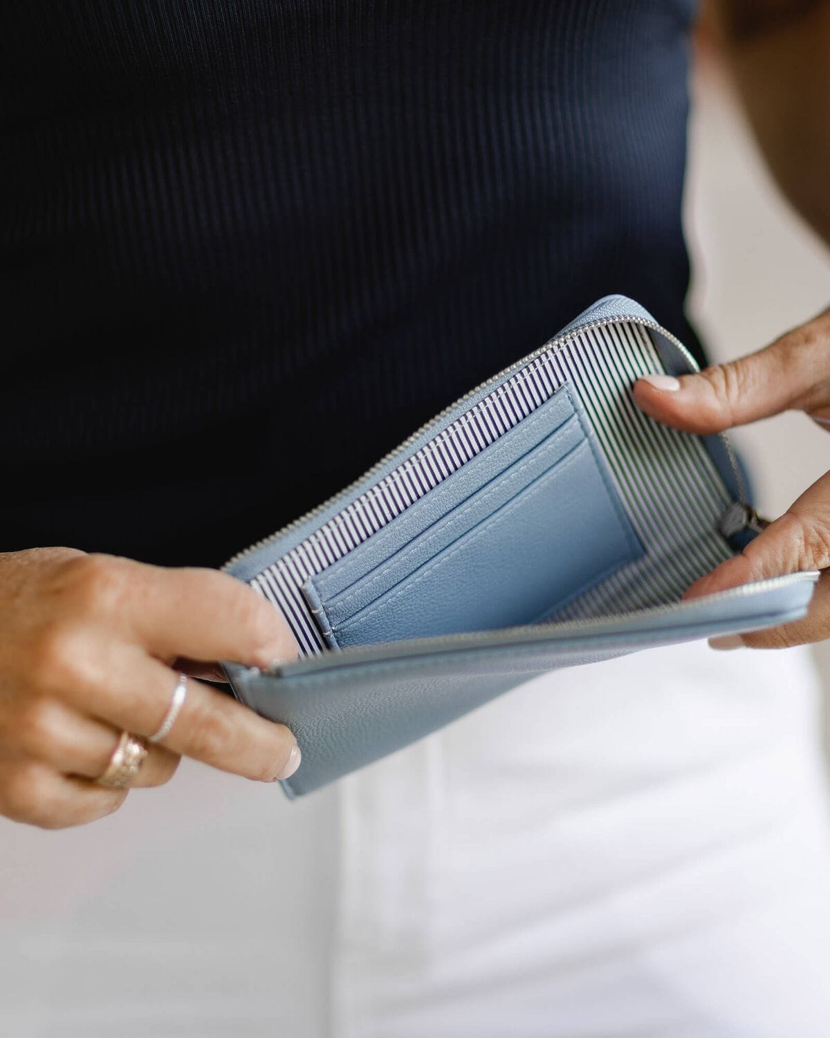 LOUENHIDE Tyra Cardholder - Chambray WALLET - Zabecca Living