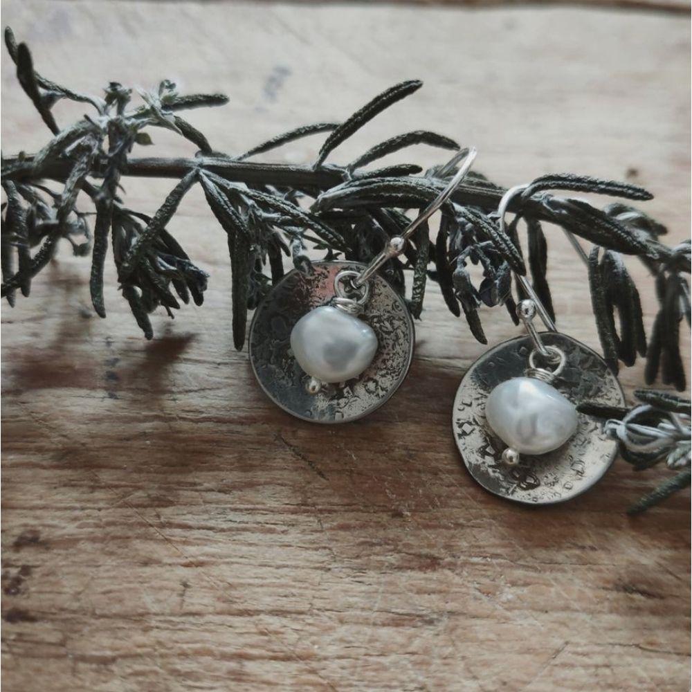 PAIRD Blossom Disk & Pearl Earring Earrings - Zabecca Living