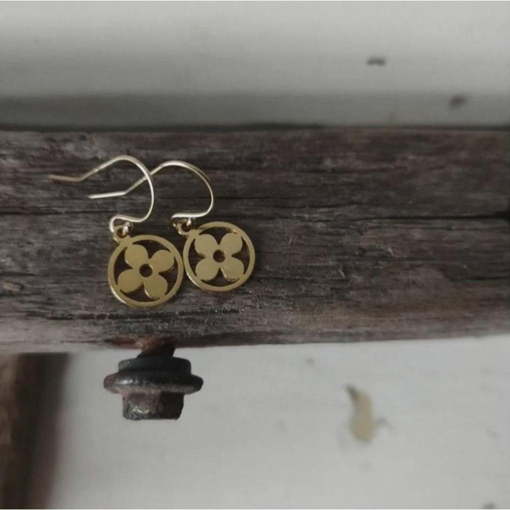 PAIRD Clover Flower Standard Earrings Earrings - Zabecca Living
