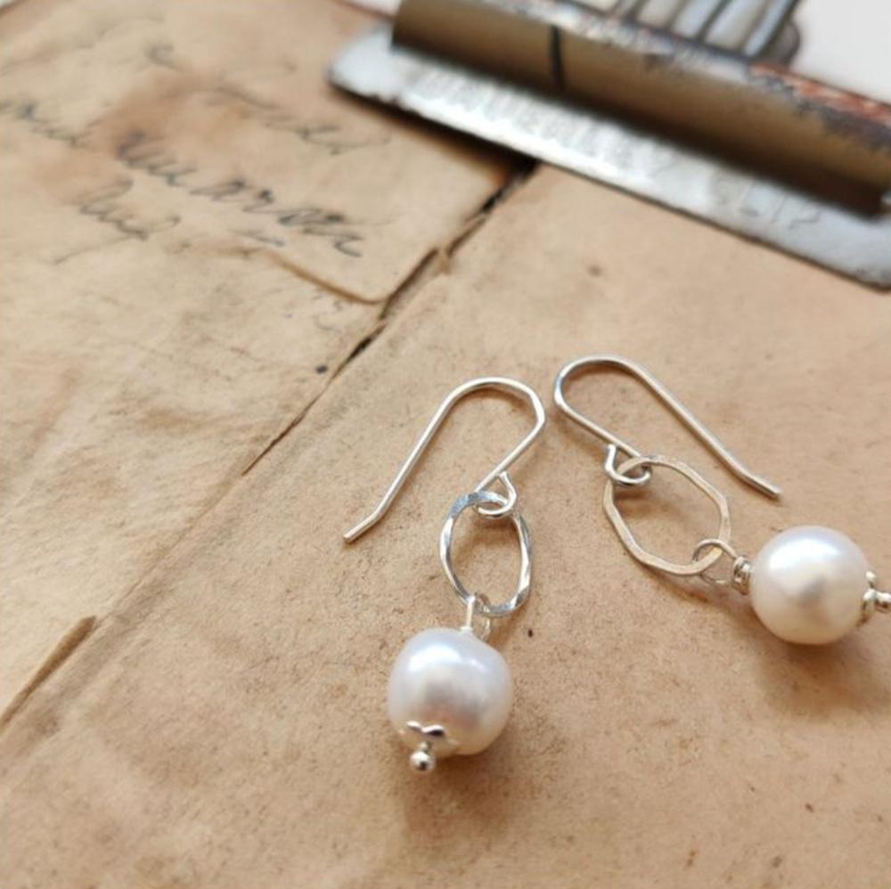 PAIRD Free Form Pearl Link Earrings Earrings - Zabecca Living