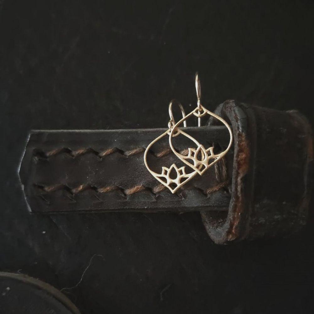 PAIRD Lotus Lustre Earrings Earrings - Zabecca Living
