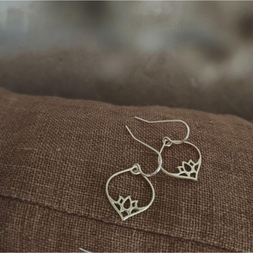 PAIRD Lotus Lustre Earrings Earrings - Zabecca Living
