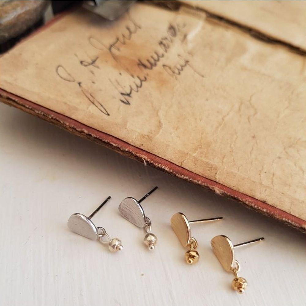 PAIRD Petal Stud Earrings Earrings - Zabecca Living