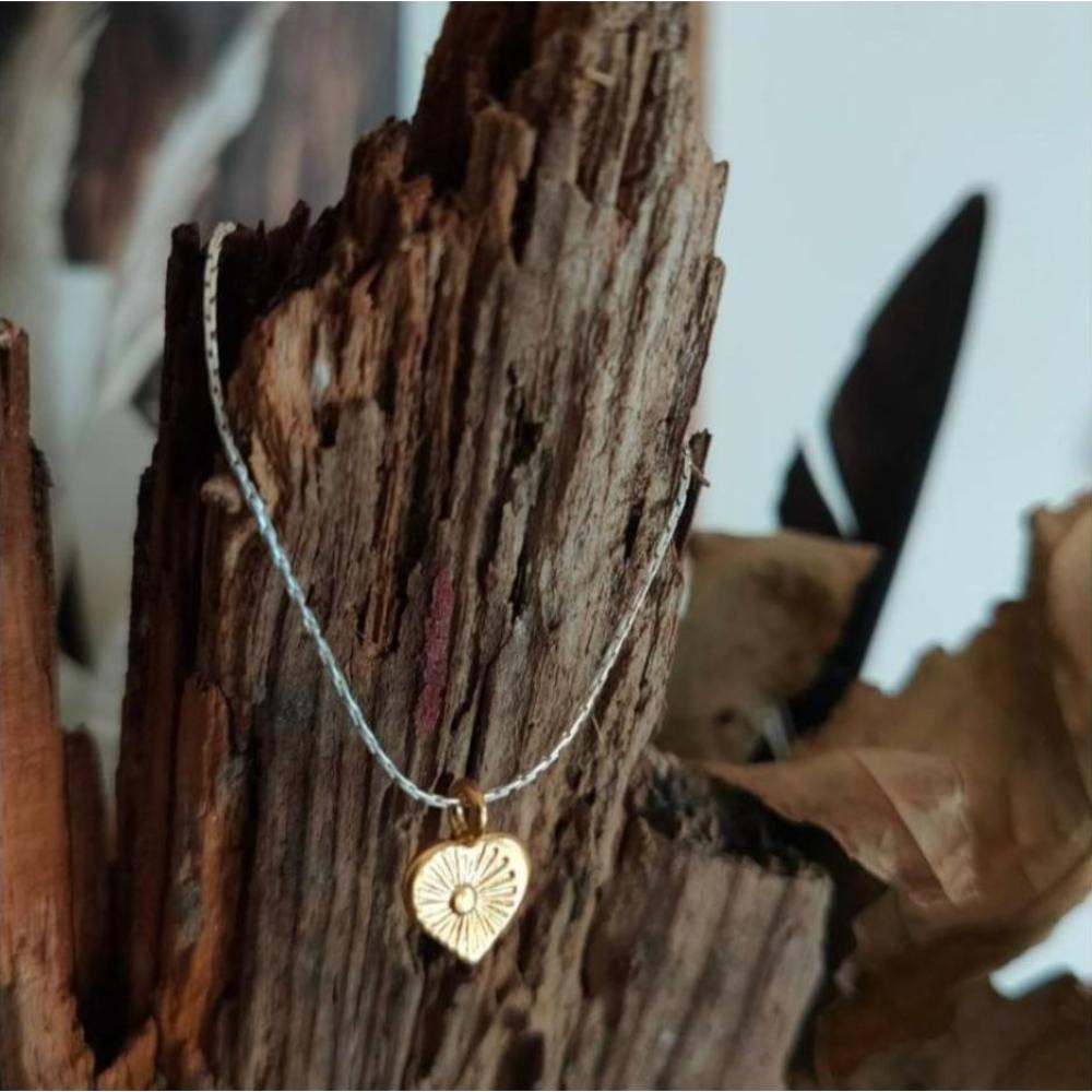 PAIRD Sacred Heart Necklace Necklace - Zabecca Living