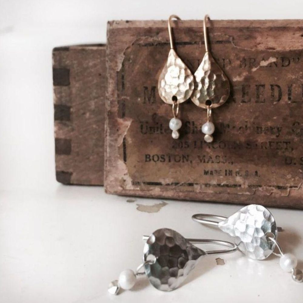 PAIRD Textured Tear &amp; Pearl Drop Earrings Earrings - Zabecca Living