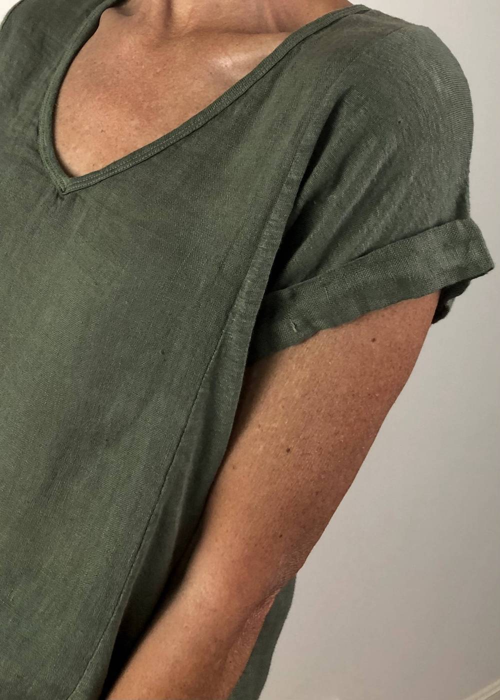TALIA BENSON Italian Linen T-Shirt With Band One Size - Khaki Tees - Zabecca Living
