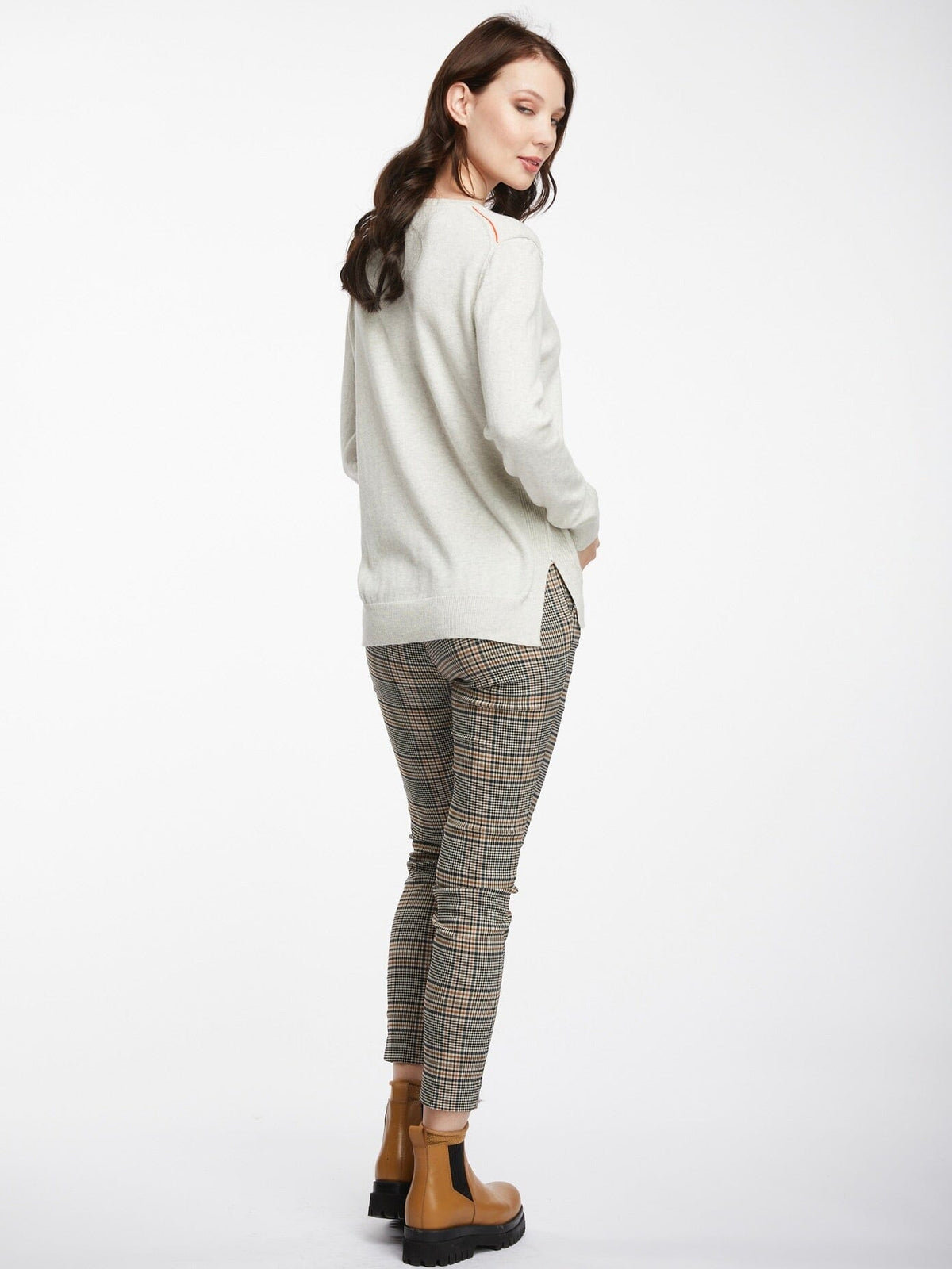 ZAKET & PLOVER Essential V - Light Marle Jumpers + Knitwear - Zabecca Living